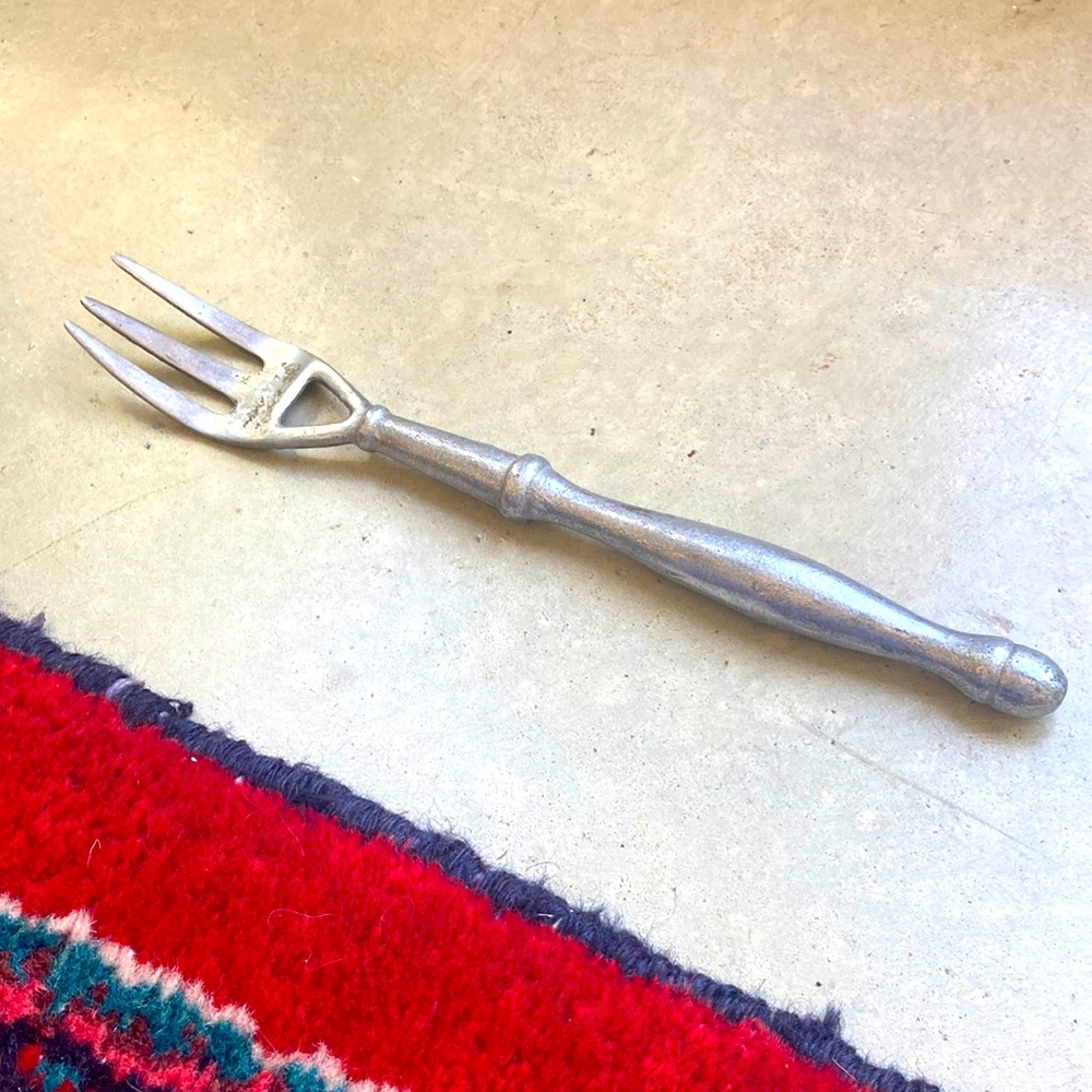 Wilton Columbia salad / server Fork. Vintage